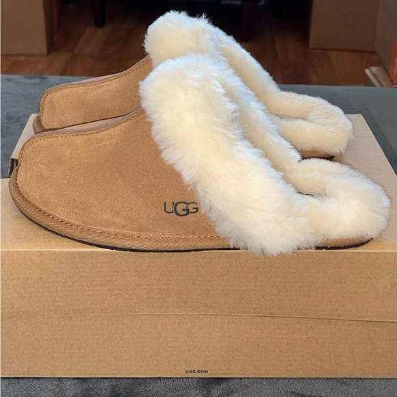 Ugg Scuffette II in Chestnut Size 7 New in box - Picture 9 of 16